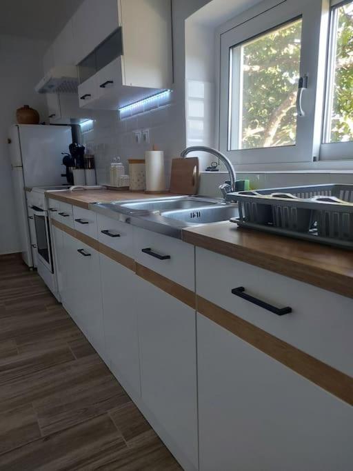 Houlia Home Διαμέρισμα Με Δωρεάν Χώρο Στάθμευσης Steniaí Extérieur photo